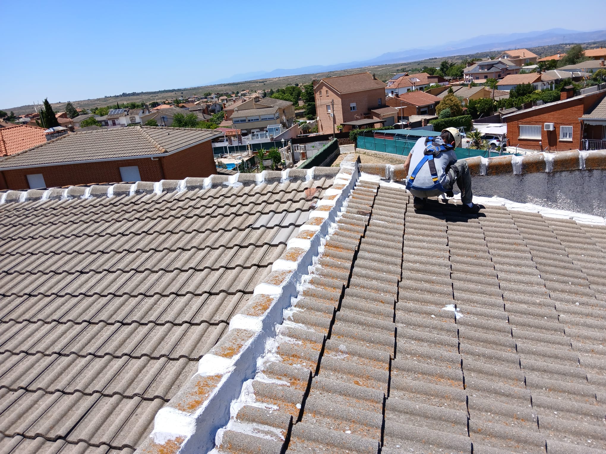 Sellado de cumbrera con impermeabilizante